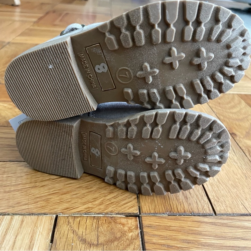 NWOT Toddler Booties - Picture 5 of 6